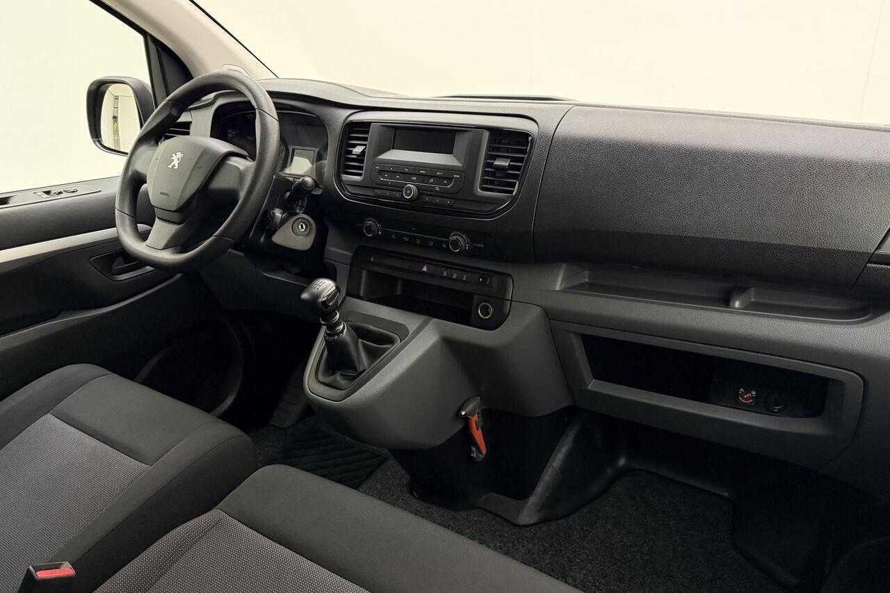 Peugeot EXPERT 2.0 BlueHDI 120 Long Premium DC | 6-Zits | Trekhaak | Houten Laadvloer | Parkeer Sensoren Achter | Enkele Schuifdeur | Bluetooth |