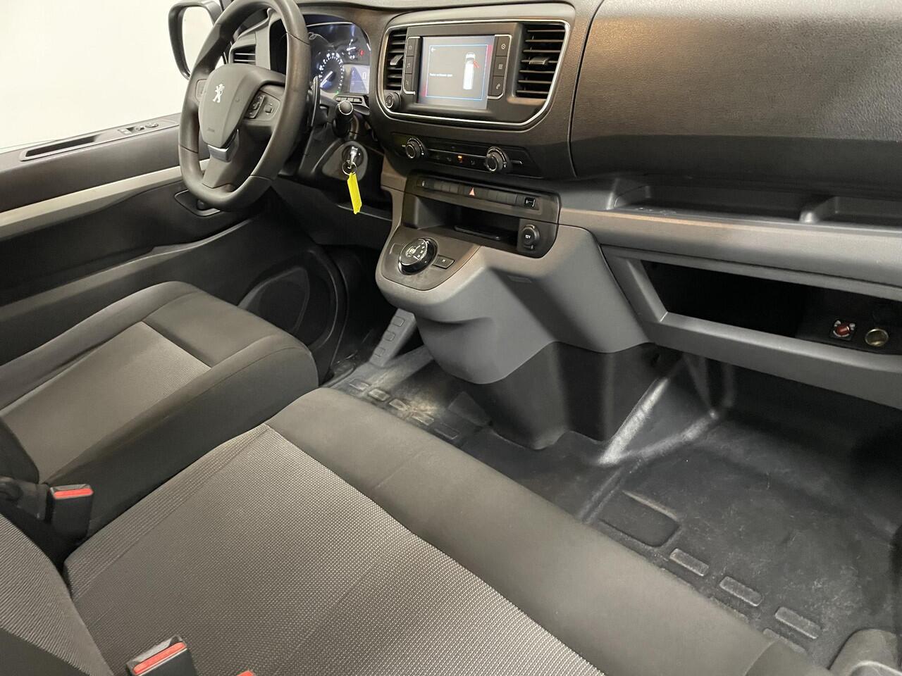 Peugeot EXPERT Long Dubbele Cabine Asphalt L3 2.0 HDi 120pk Aut-8 Airco Navi Carplay Cruise Control Trekhaak Lang Luxe Dubbele Cabine