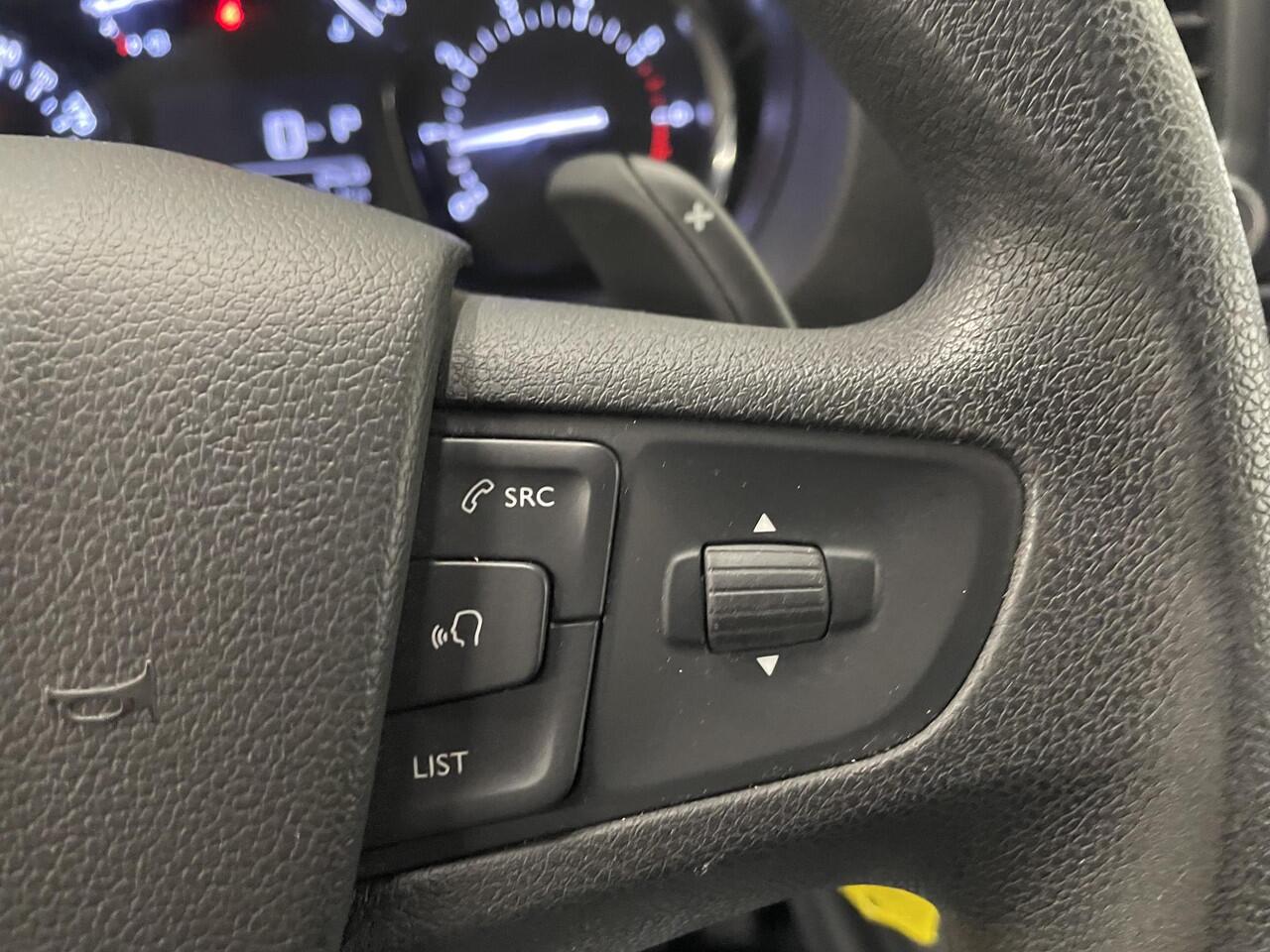 Peugeot EXPERT 2.0 BlueHDI 120 L3H1 Asphalt Dubbele Cabine Automaat Trekhaak Navigatie Apple Carplay/Android Auto Parkeersensoren Cruise Control Airco