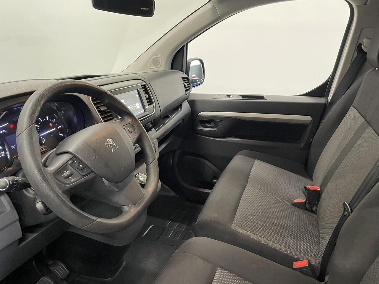 Peugeot EXPERT 2.0 BlueHDI 120 L3H1 Asphalt Dubbele Cabine Automaat Trekhaak Navigatie Apple Carplay/Android Auto Parkeersensoren Cruise Control Airco