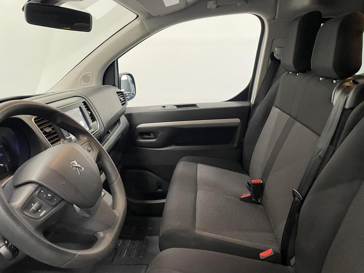 Peugeot EXPERT 2.0 BlueHDI 120 L3H1 Asphalt Dubbele Cabine Automaat Trekhaak Navigatie Apple Carplay/Android Auto Parkeersensoren Cruise Control Airco