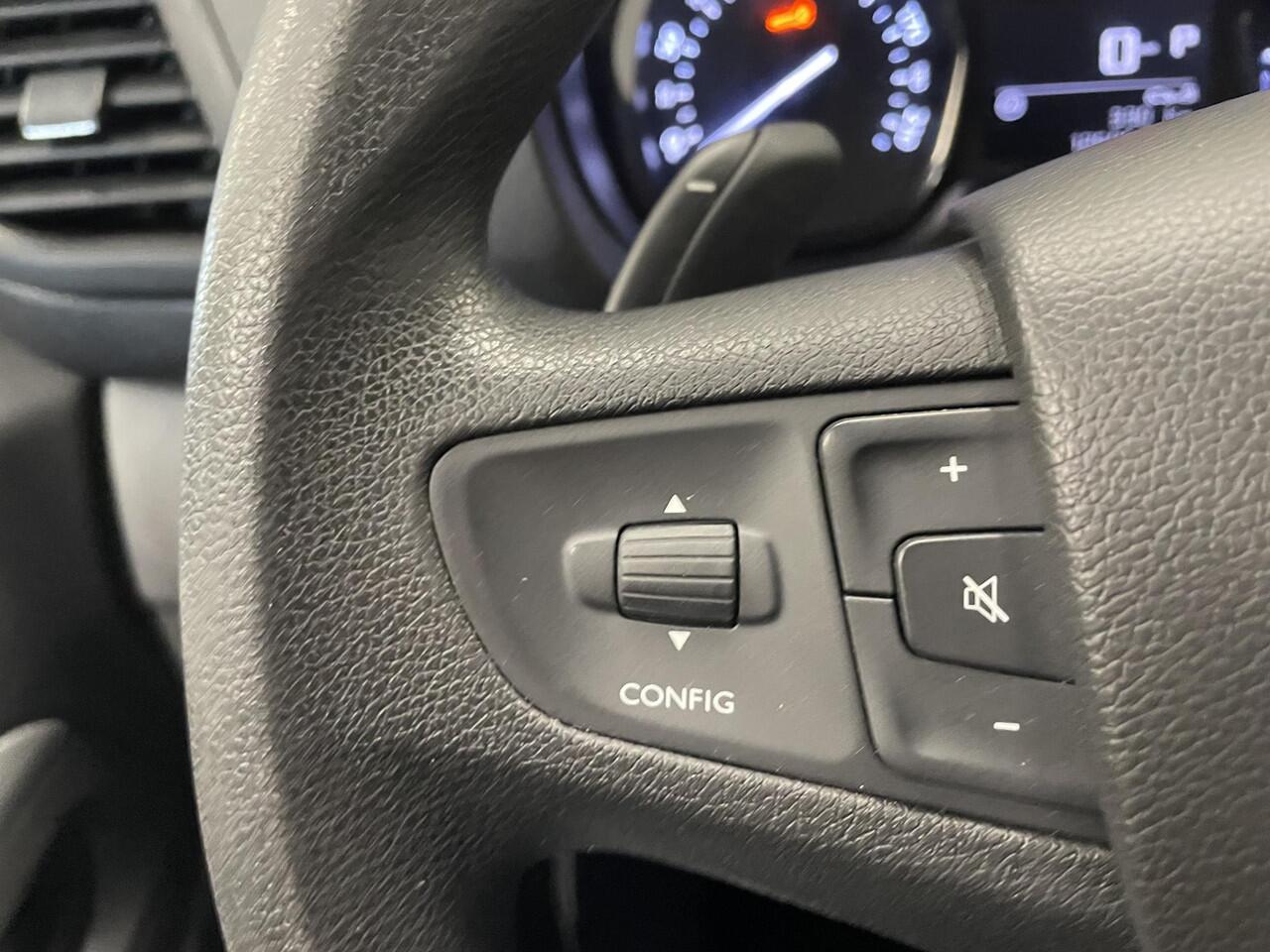 Peugeot EXPERT 2.0 BlueHDI 120 L3H1 Asphalt Dubbele Cabine Automaat Trekhaak Navigatie Apple Carplay/Android Auto Parkeersensoren Cruise Control Airco