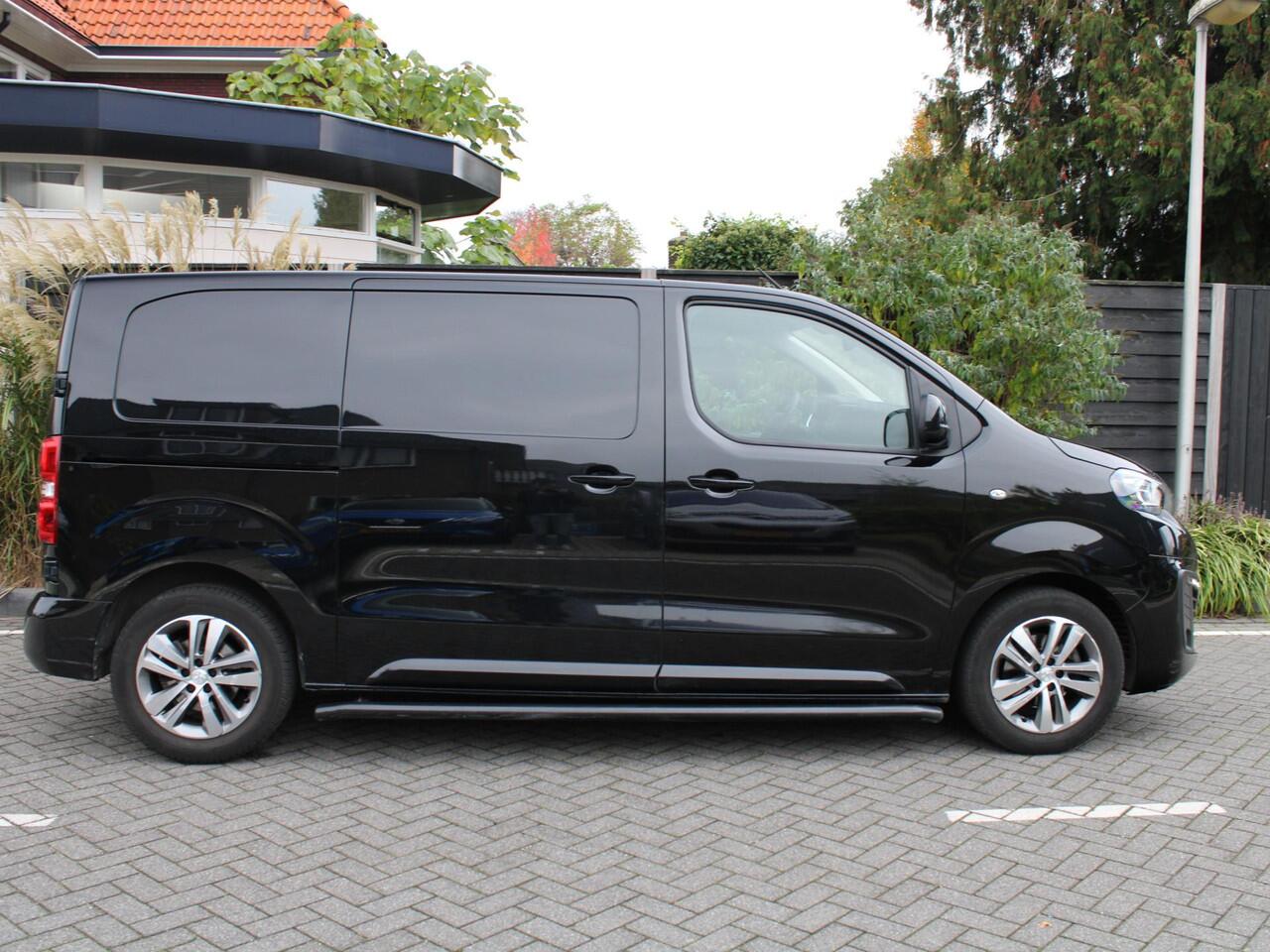 Peugeot EXPERT Standard Asphalt 2.0 BlueHDI 145PK EAT8 Automaat Navigatie, Trekhaak, Achteruitrijcamera, Parkeersensor Achter, Climate Control, Cruise Control, Lederen Bekleding