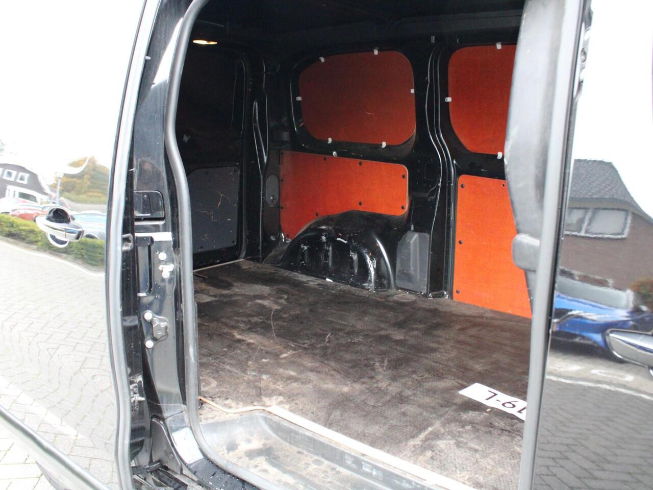 Peugeot EXPERT Standard Asphalt 2.0 BlueHDI 145PK EAT8 Automaat Navigatie, Trekhaak, Achteruitrijcamera, Parkeersensor Achter, Climate Control, Cruise Control, Lederen Bekleding