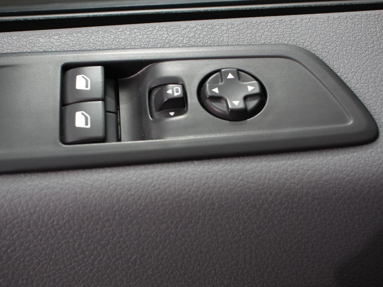 Peugeot EXPERT 1.5 BlueHDI Premium L2 | Navigatie | Apple carplay/Android Auto | DAB+ | 3zits | Airco | Cruise Control | Betimmering | Bumpers in kleur