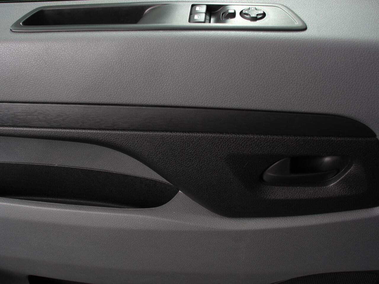 Peugeot EXPERT 1.5 BlueHDI Premium L2 | Navigatie | Apple carplay/Android Auto | DAB+ | 3zits | Airco | Cruise Control | Betimmering | Bumpers in kleur