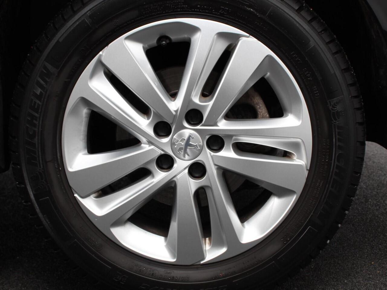 Peugeot EXPERT 1.5 BlueHDI Premium L2 | Navigatie | Apple carplay/Android Auto | DAB+ | 3zits | Airco | Cruise Control | Betimmering | Bumpers in kleur