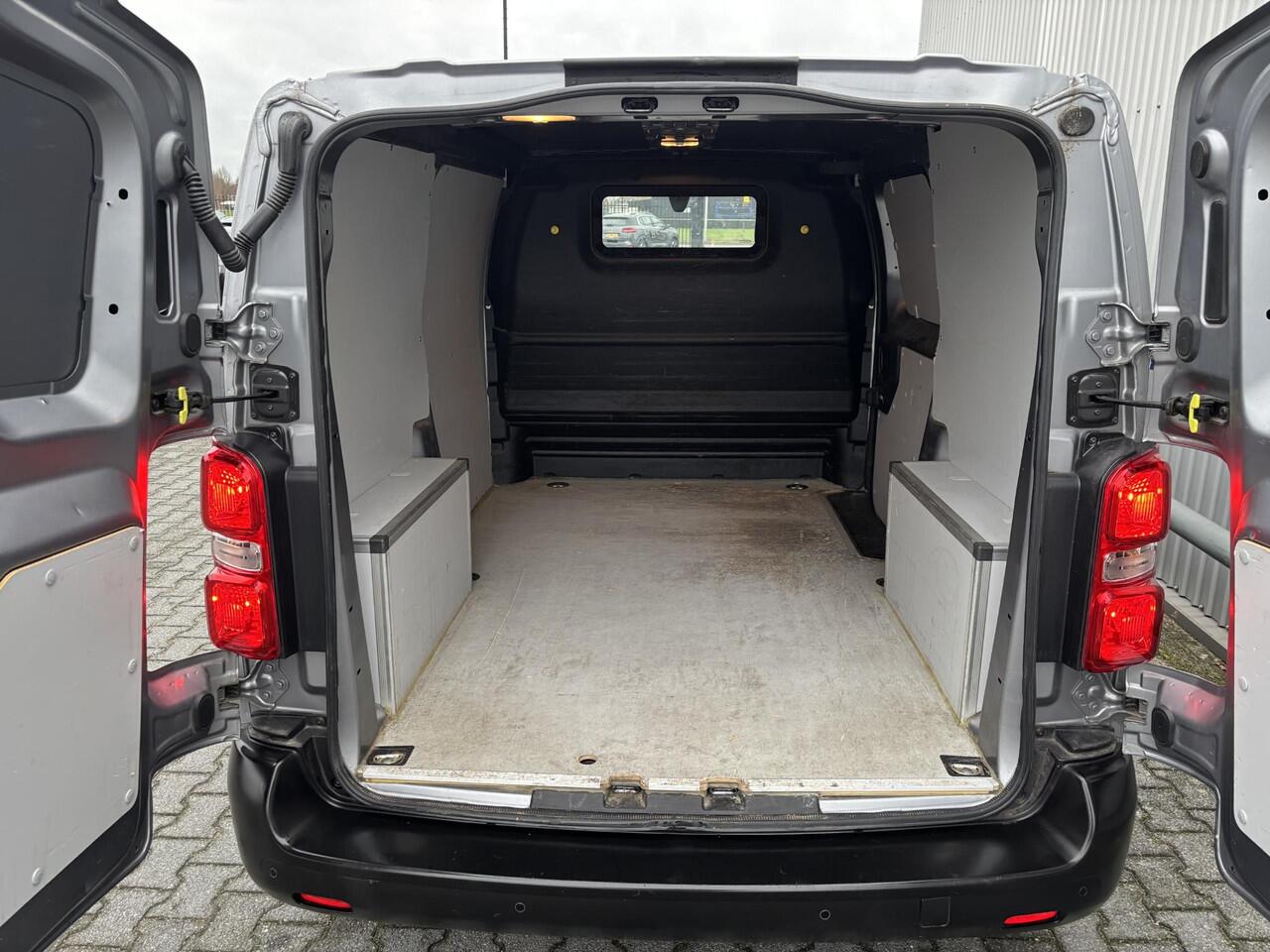 Peugeot EXPERT 2.0 BlueHDI 145 Standard Premium*A/C*CRUISE*NAVI*