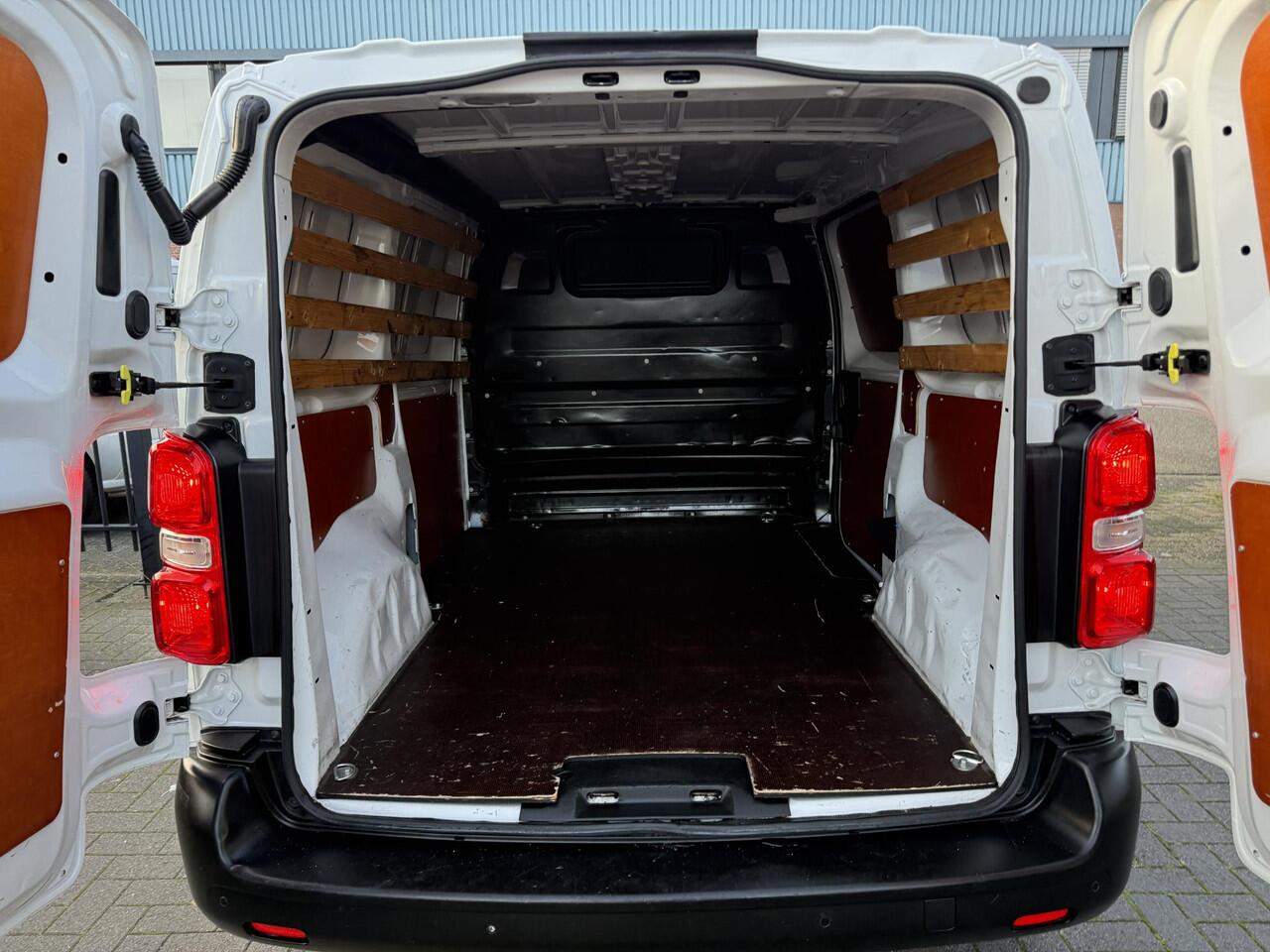 Peugeot EXPERT 2.0 BlueHDI 145 Standard Premium