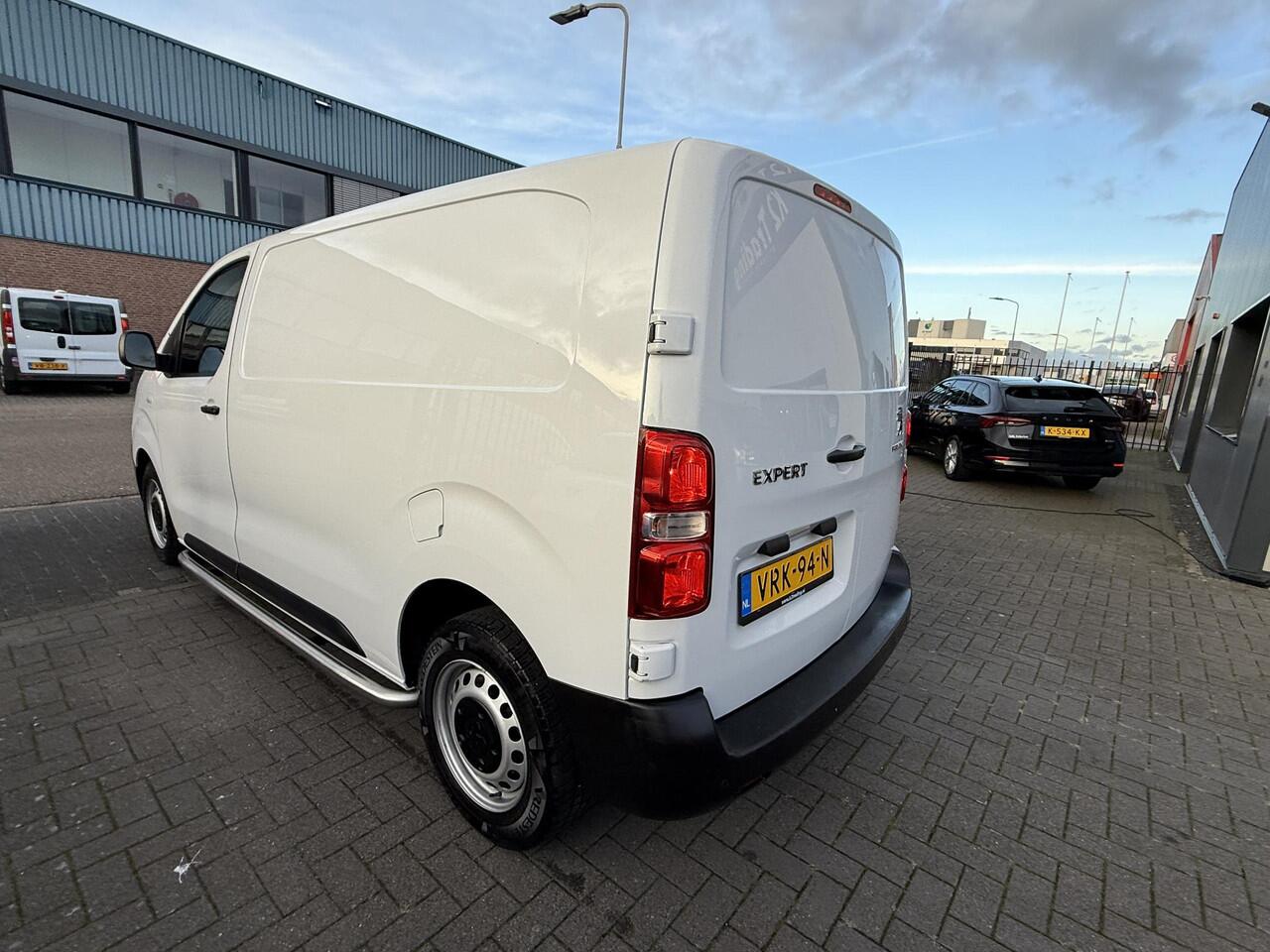 Peugeot EXPERT 2.0 BlueHDI 145 Standard Premium