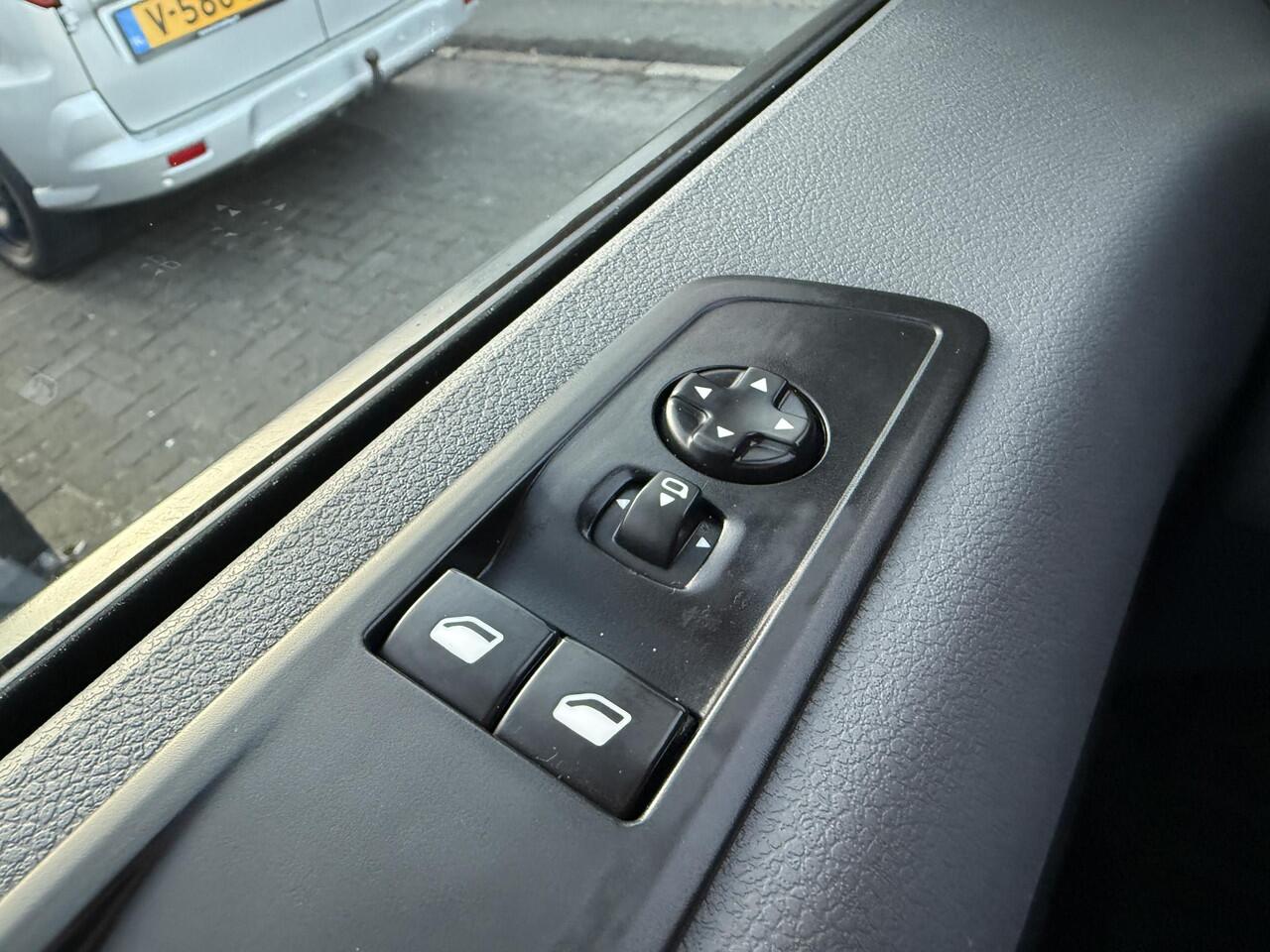 Peugeot EXPERT 2.0 BlueHDI 145 Standard Premium