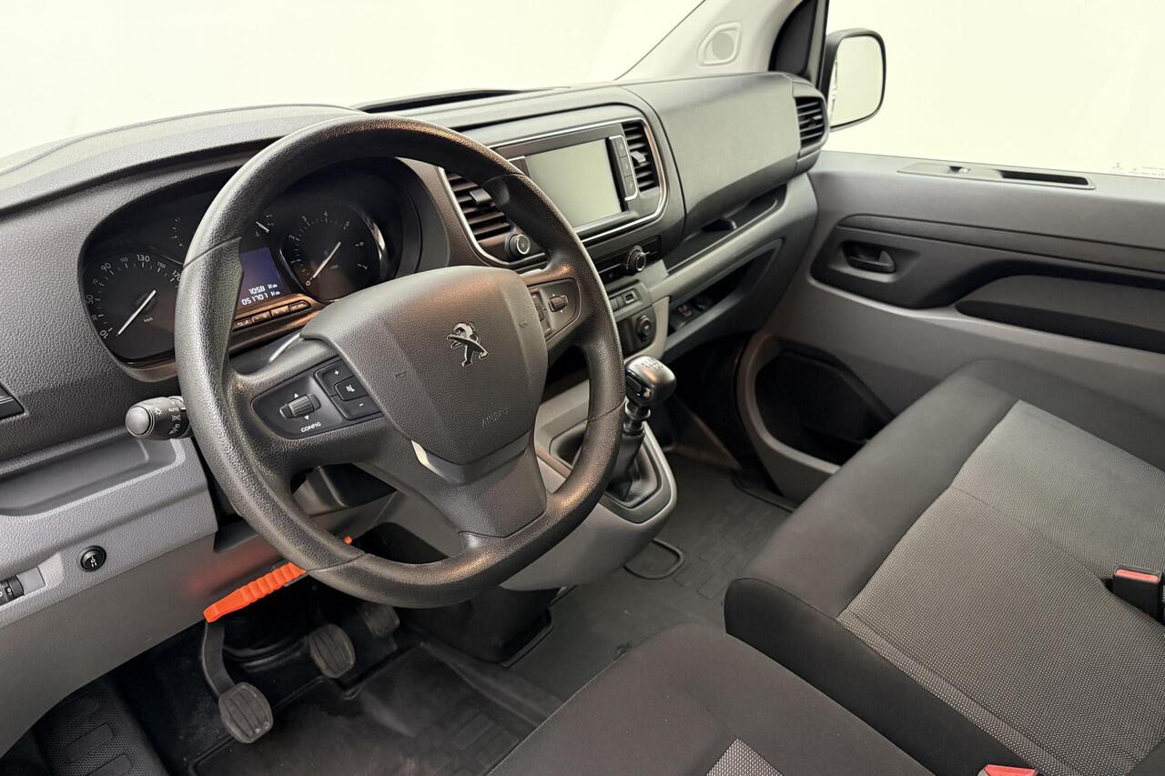 Peugeot EXPERT 2.0 BlueHDI 145 Standard Premium | Airco | Navigatie | Parkeersensoren achter | Apple carplay / Android auto | Cruise control | 3 zitplaatsen |