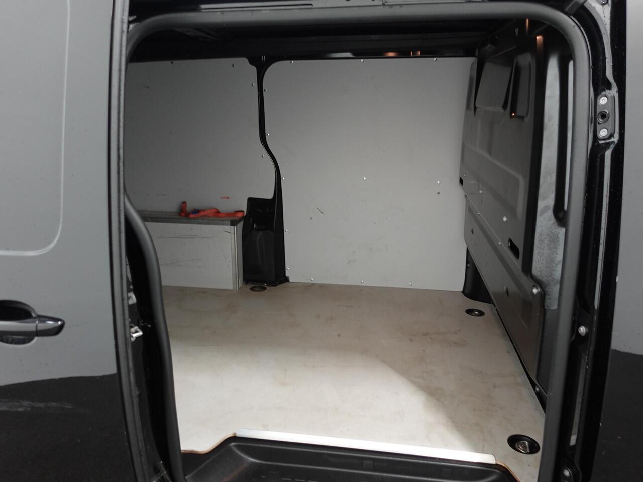 Peugeot EXPERT 145PK Automaat L3 Trekhaak Navigatie parkeersensoren Airco 3 zits cruise control