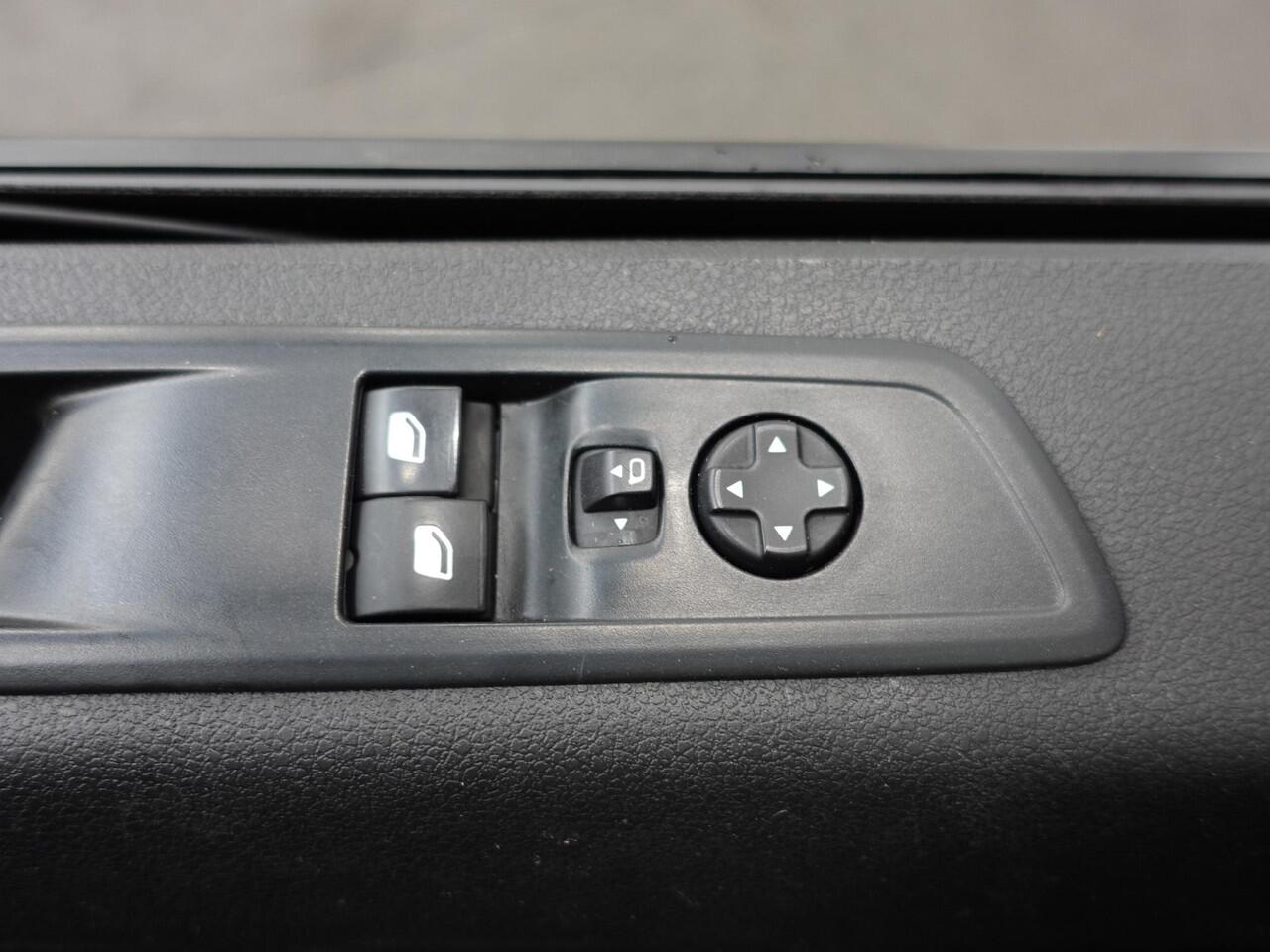 Peugeot EXPERT 145PK Automaat L3 Trekhaak Navigatie parkeersensoren Airco 3 zits cruise control