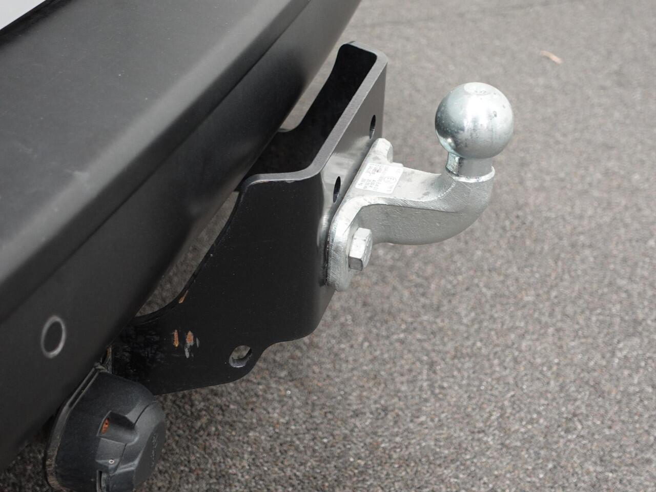 Peugeot EXPERT 1.5 BlueHDI 120PK L2 Airco Navigatie Cruise control Trekhaak