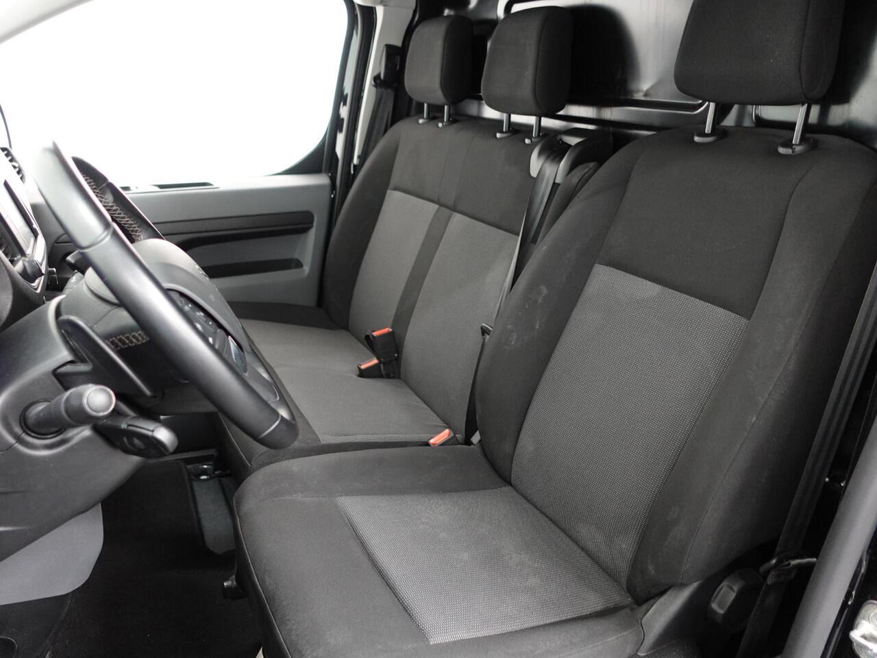 Peugeot EXPERT 2.0 BlueHDI 180PK Dubbele Cabine Automaat Navigatie Trekhaak Parkeersensoren Apple Carplay Cruise control Airco