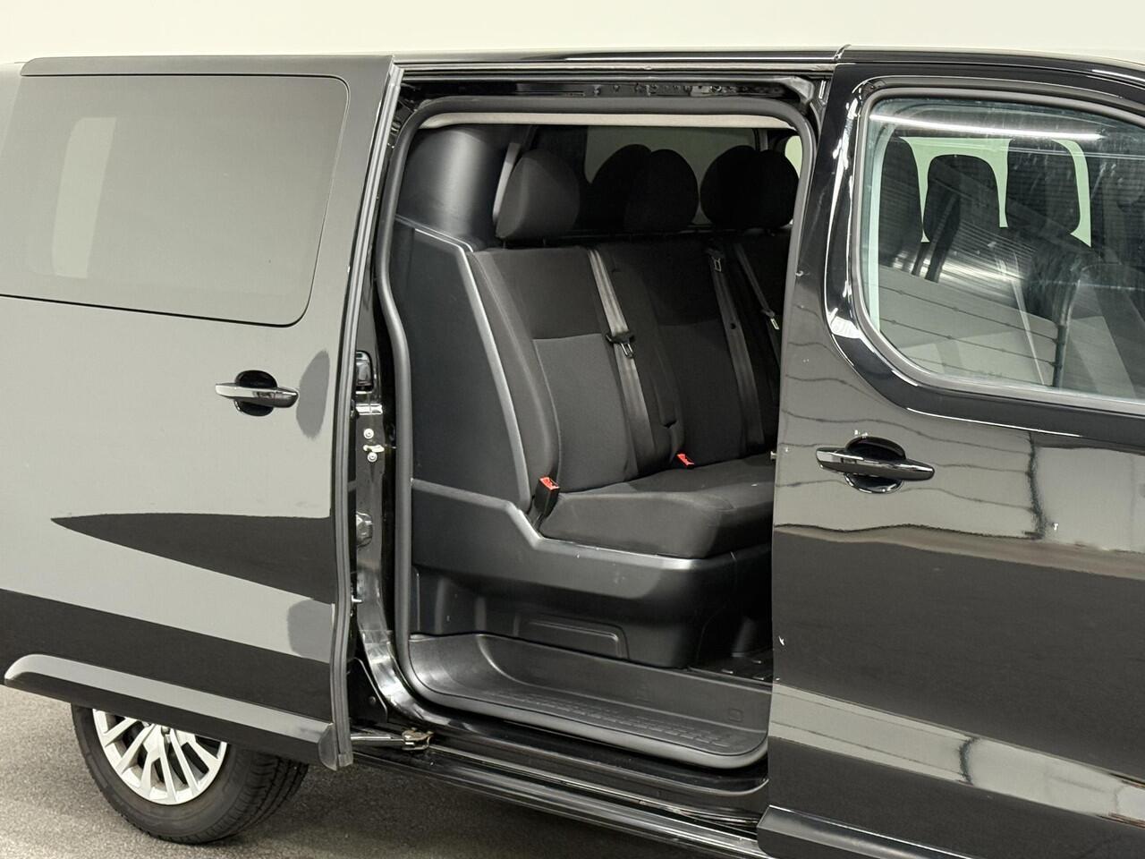 Peugeot EXPERT 2.0 BlueHDI 180PK Dubbele Cabine Automaat Navigatie Trekhaak Parkeersensoren Apple Carplay Cruise control Airco