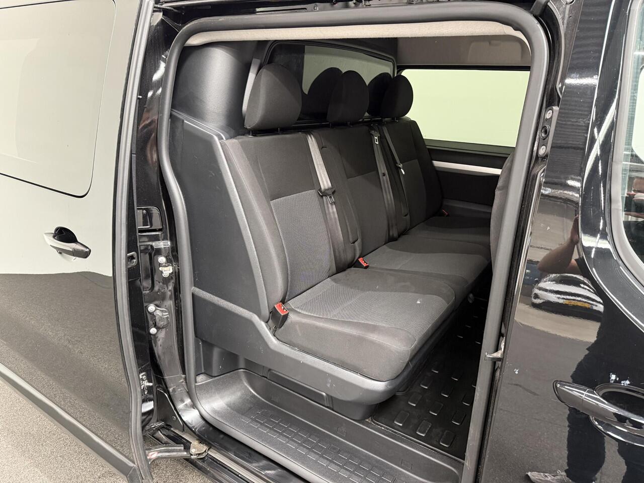 Peugeot EXPERT 2.0 BlueHDI 180PK Dubbele Cabine Automaat Navigatie Trekhaak Parkeersensoren Apple Carplay Cruise control Airco