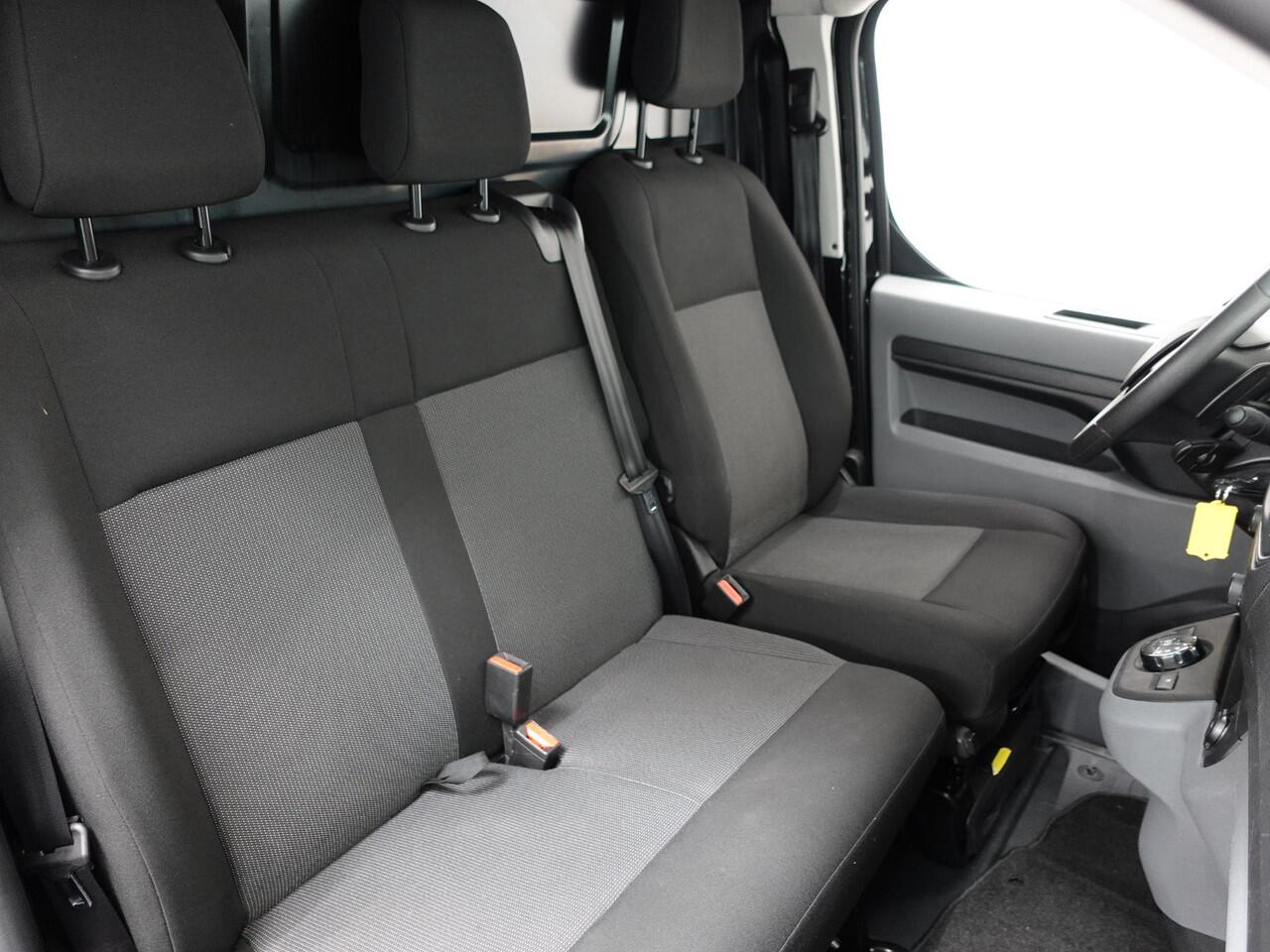 Peugeot EXPERT 180pk Automaat L3H1 Long Premium Navigatie Apple Carplay Trekhaak Imperiaal Airco Cruise control