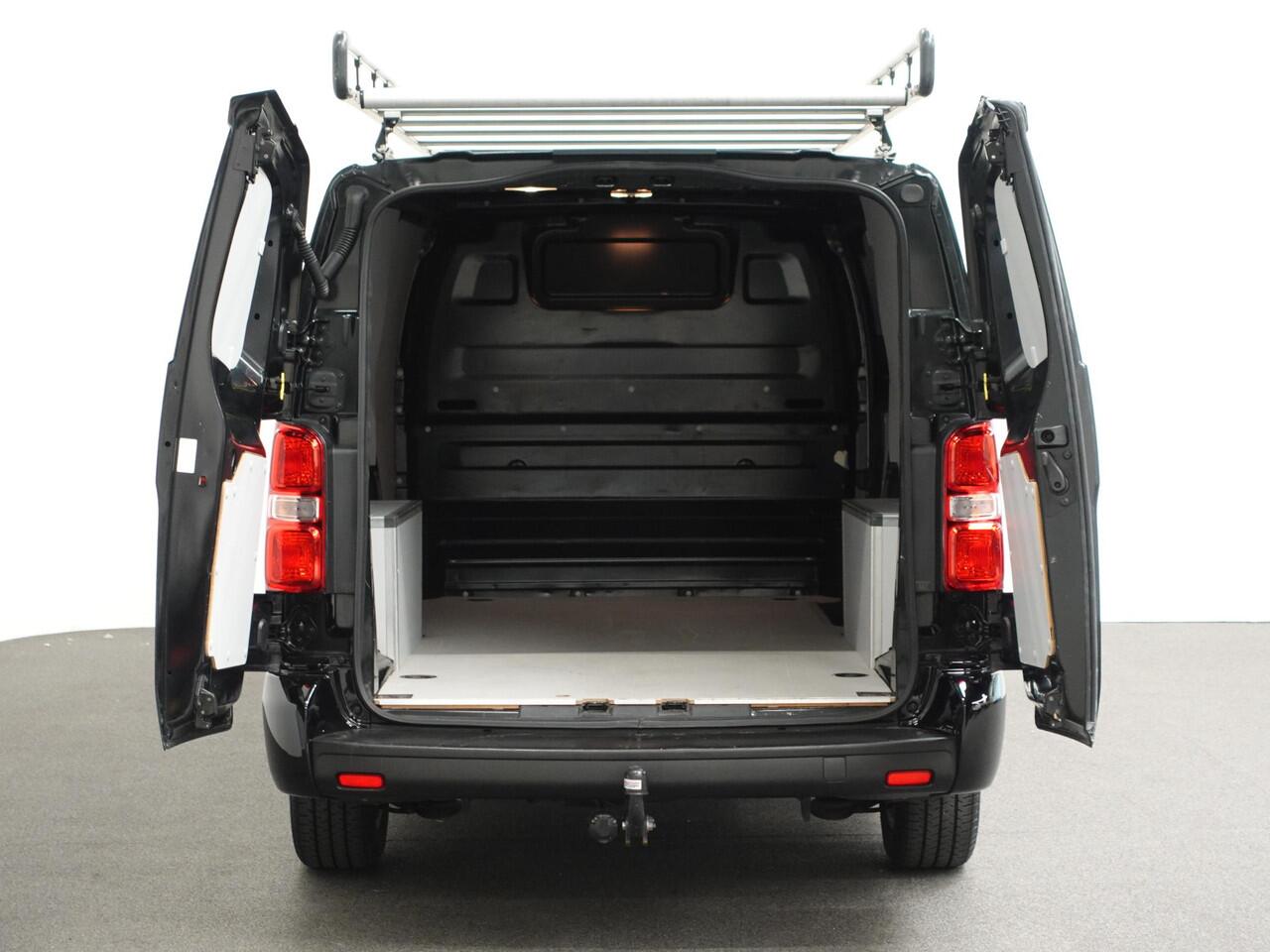 Peugeot EXPERT 180pk Automaat L3H1 Long Premium Navigatie Apple Carplay Trekhaak Imperiaal Airco Cruise control