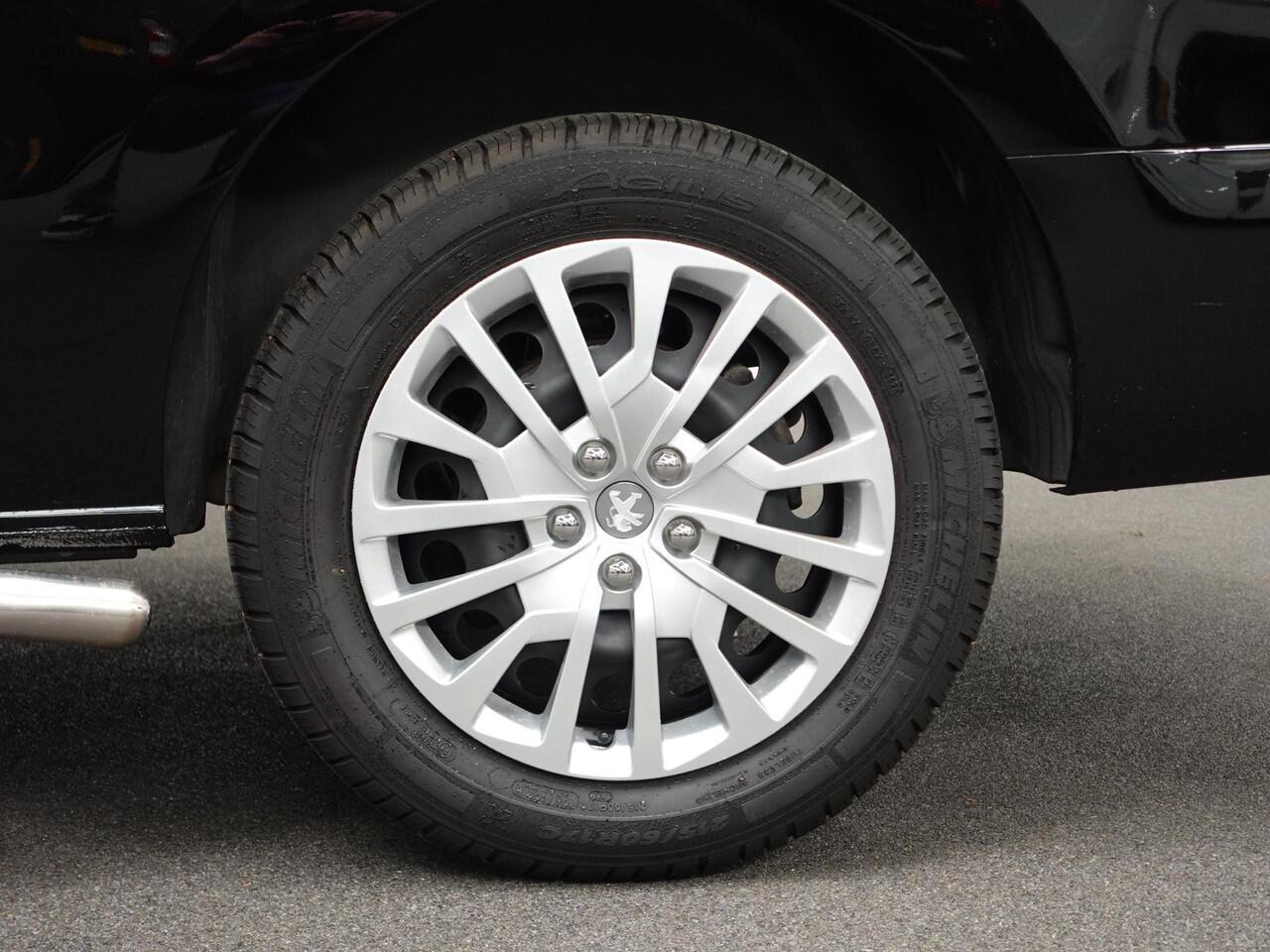 Peugeot EXPERT 2.0 BlueHDI 145 L3 Airco Navigatie Cruise control Sidebars Carplay Trekhaak