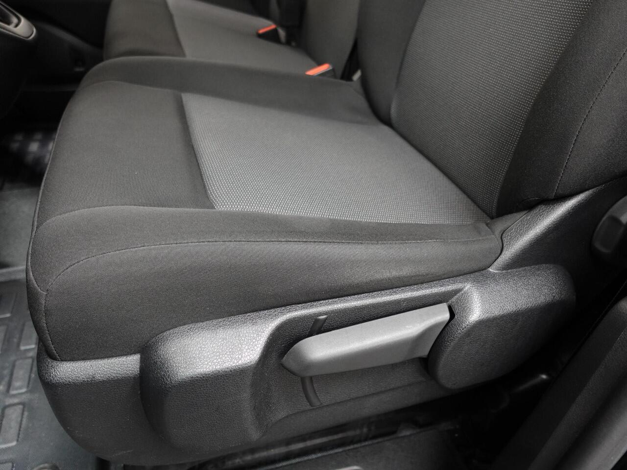 Peugeot EXPERT 1.5 BlueHDI 120PK L2H1 Airco Navi Trekhaak Carplay Cruise Control