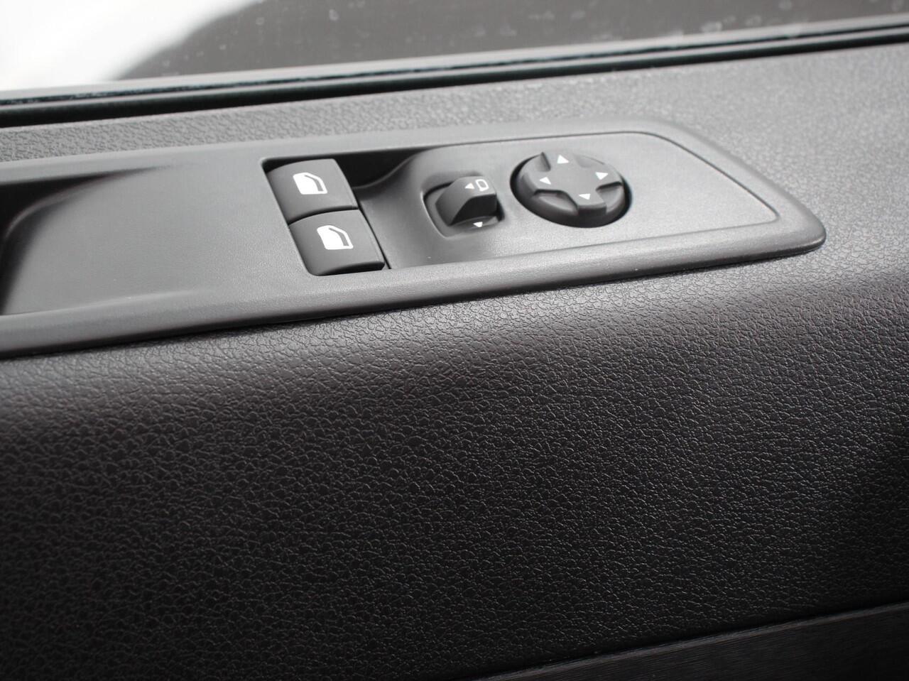 Peugeot EXPERT 2.0 BlueHDI 145PK L3 Automaat | Airco | Navigatie | Trekhaak | Cruise Control | Parkeer sensoren | Betimmering | Side Bars