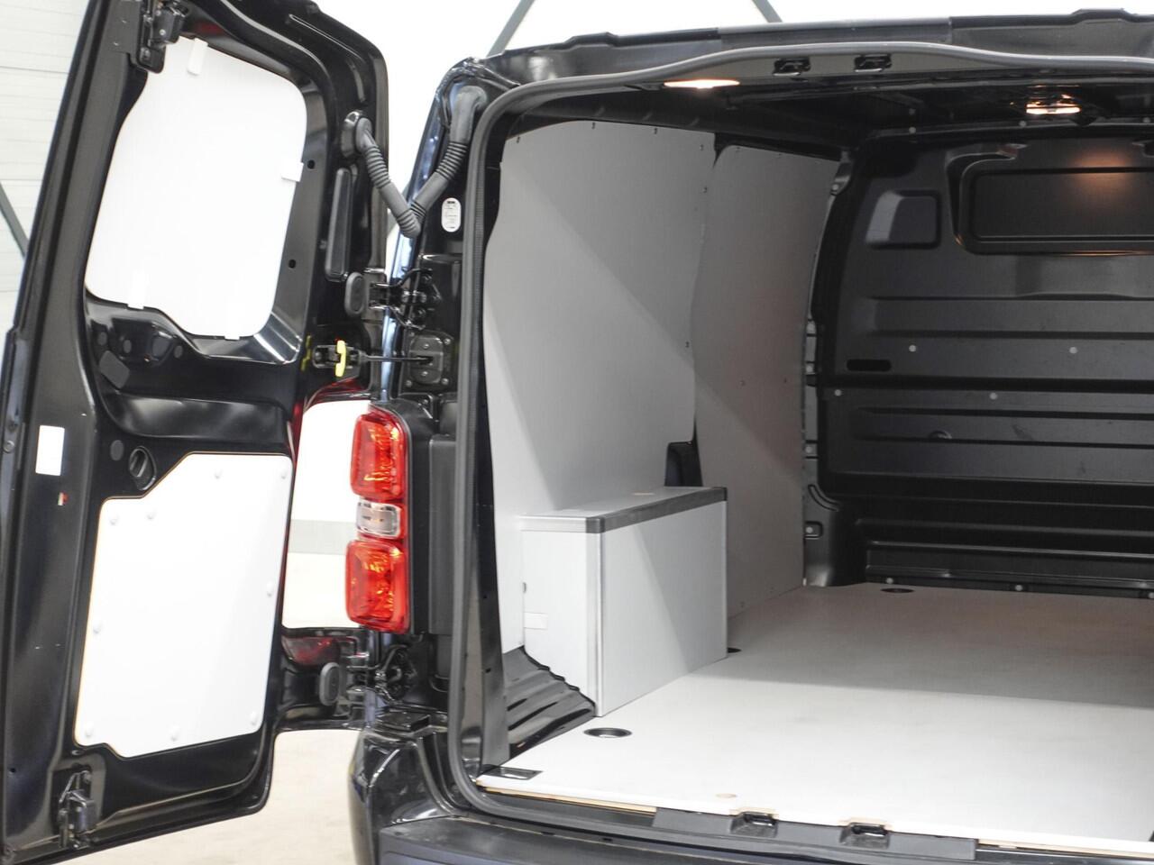 Peugeot EXPERT 2.0 BlueHDI 145PK L3 Automaat Airco Navigatie Trekhaak Cruise Control