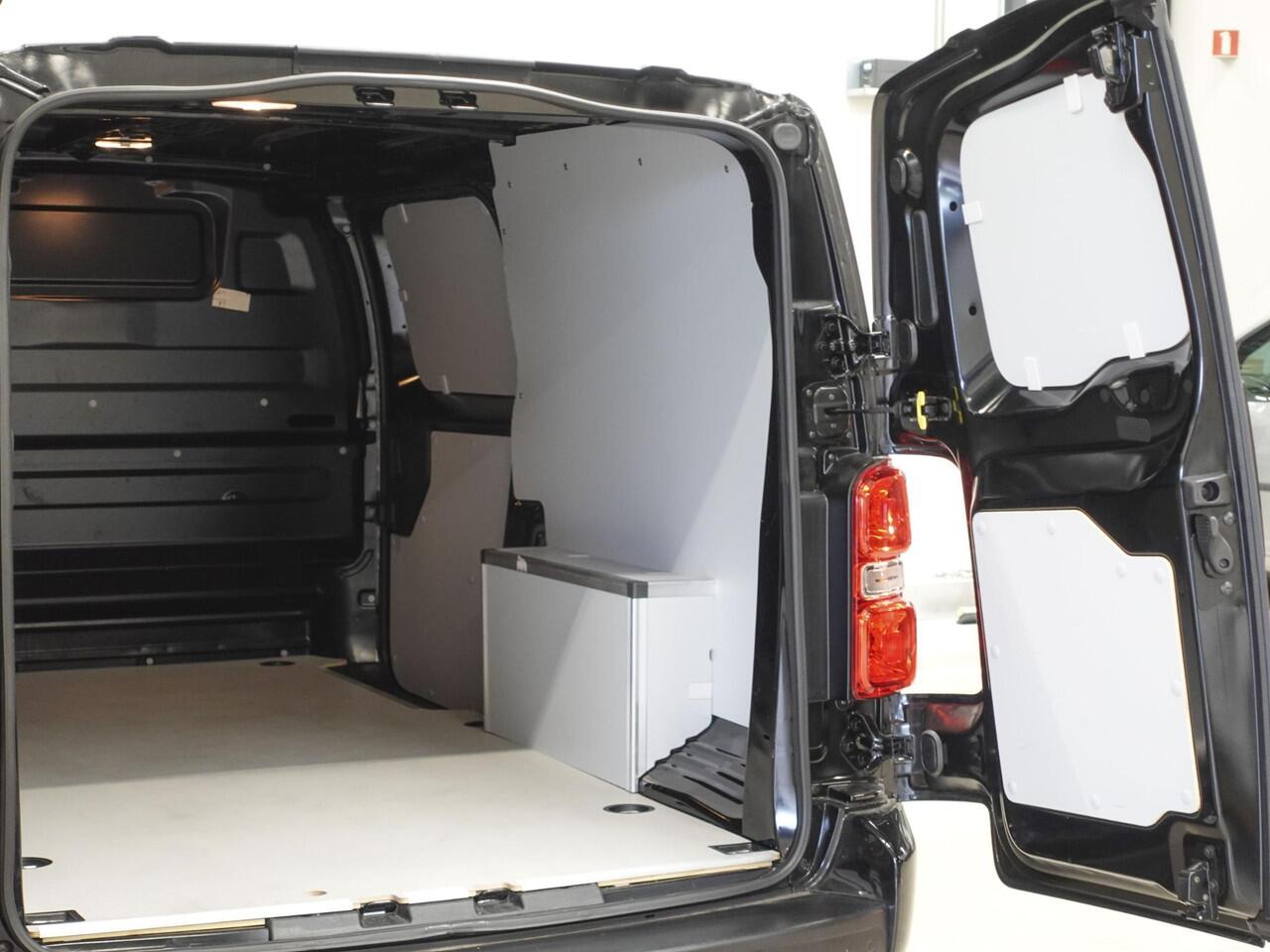 Peugeot EXPERT 2.0 BlueHDI 145PK L3 Automaat Airco Navigatie Trekhaak Cruise Control