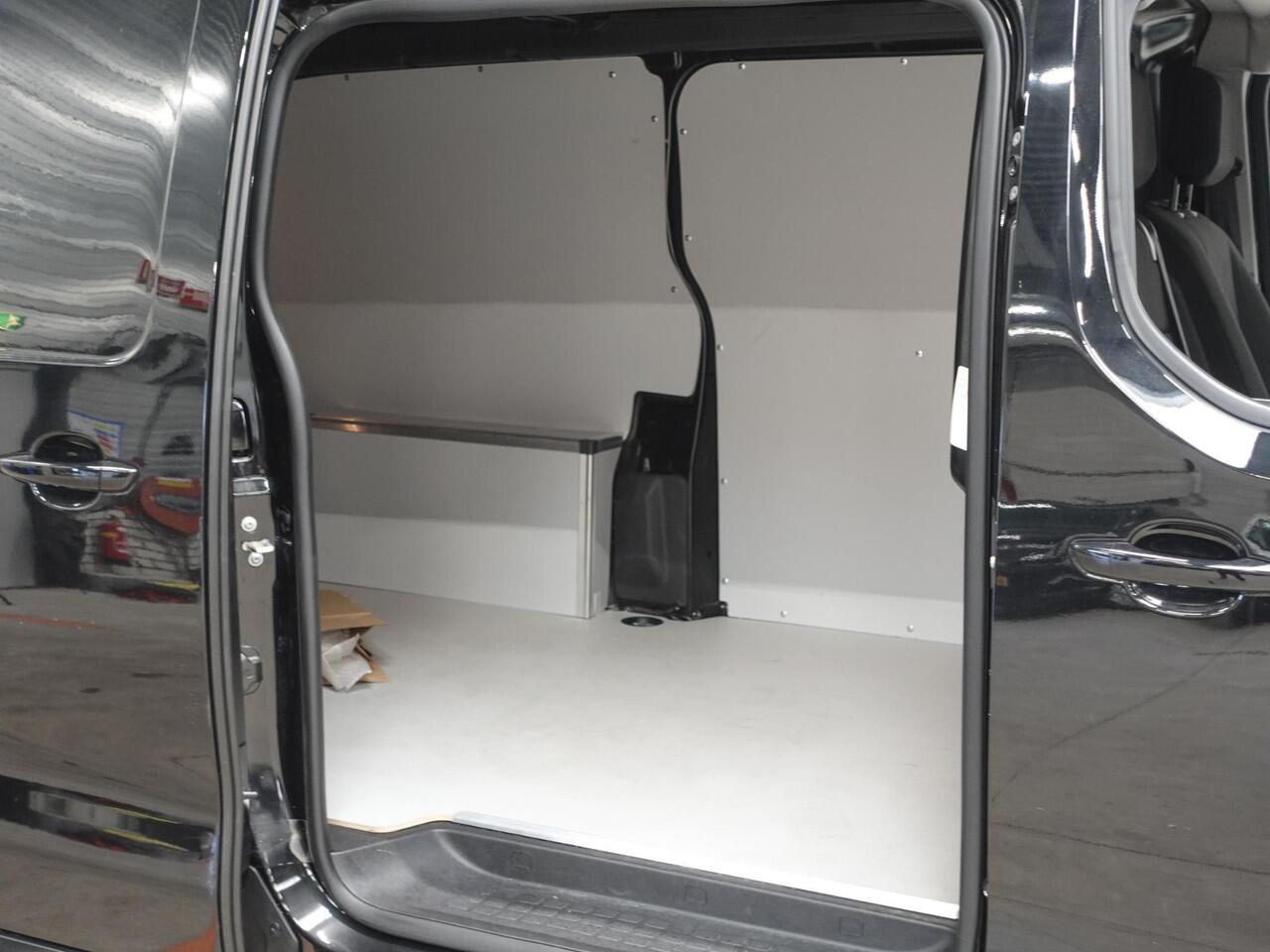 Peugeot EXPERT 2.0 BlueHDI 145PK L3 Automaat Airco Navigatie Trekhaak Cruise Control