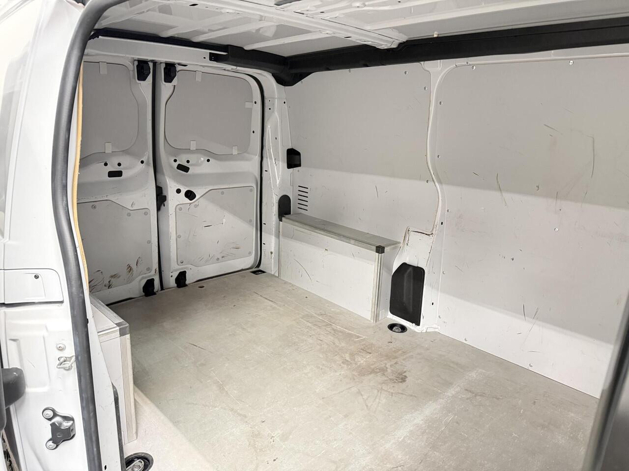 Peugeot EXPERT 1.5 BlueHDI 120PK L2 Navigatie Trekhaak Cruise Control