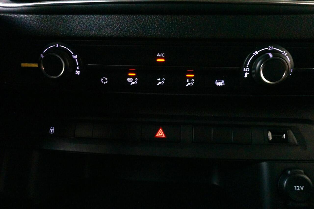 Peugeot EXPERT 2.0 BlueHDI 180PK Dubbele Cabine Automaat Navigatie Parkeersensoren Clima Control Trekhaak