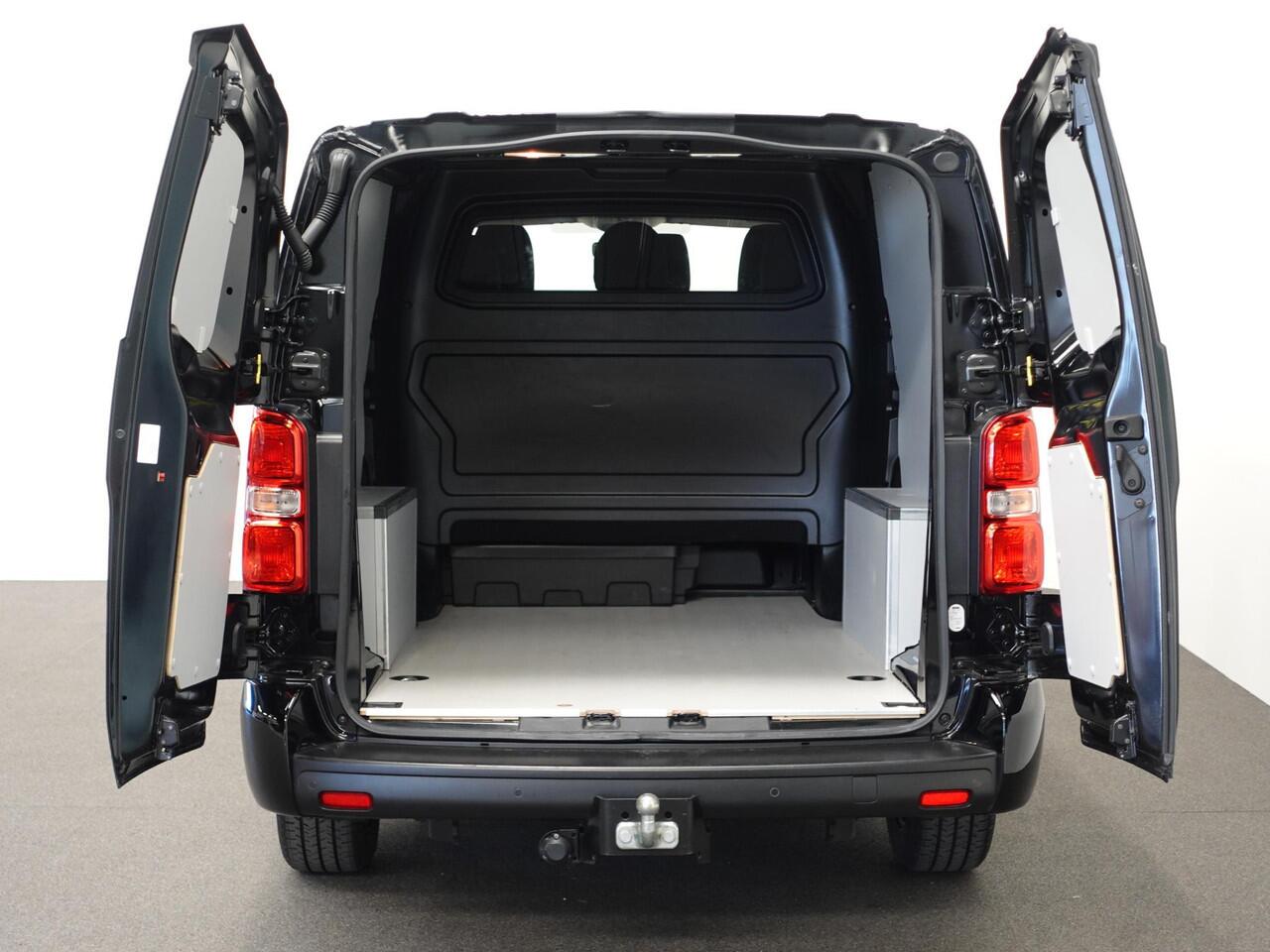 Peugeot EXPERT 2.0 Hdi 180PK Peugeot Expert 2.0 Hdi Automaat Dubbele Cabine Navigatie Parkeersensoren Clima Control Trekhaak