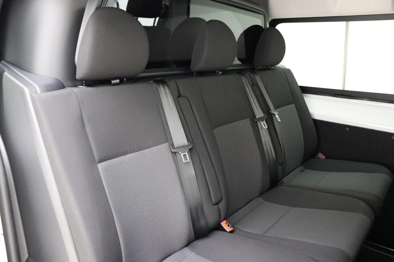 Peugeot EXPERT 2.0 BlueHDi S&S L3 DC 180 PK Automaat | Dubbele cabine | UIT VOORRAAD LEVERBAAR | BPM VRIJ! | Climate Control | Stuurverwarming | Betimmering | Apple Carplay | Navigatie | Camera | LM Velgen