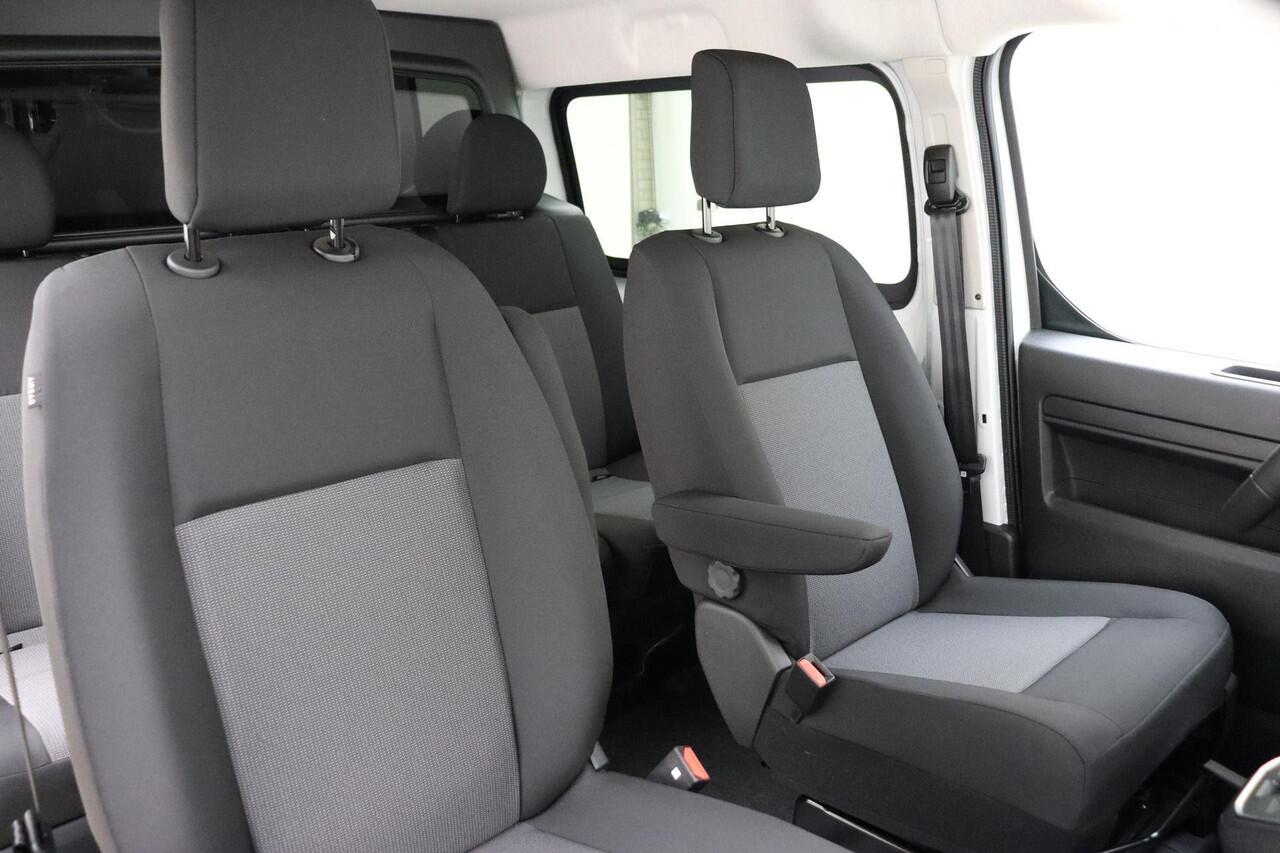 Peugeot EXPERT 2.0 BlueHDi S&S L3 DC 180 PK Automaat | Dubbele cabine | UIT VOORRAAD LEVERBAAR | BPM VRIJ! | Climate Control | Stuurverwarming | Betimmering | Apple Carplay | Navigatie | Camera | LM Velgen