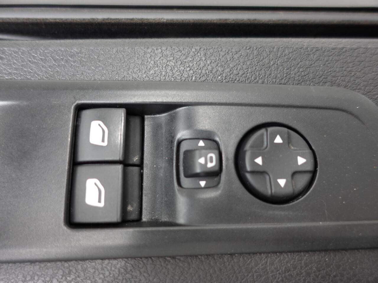 Peugeot EXPERT 145pk L3 Automaat Airco Cruise Navi Trekhaak Airco Cruise Control Trekhaak