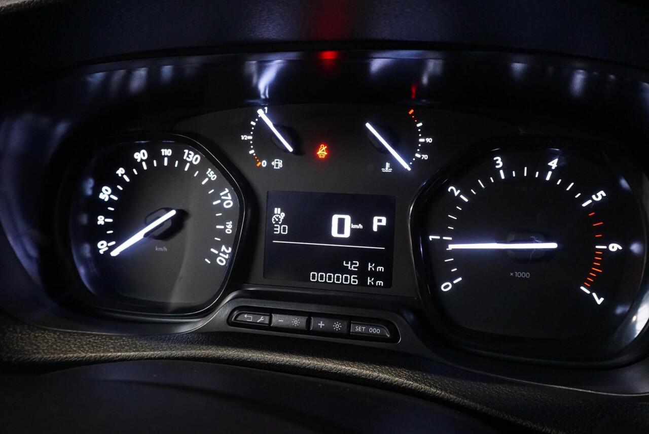 Peugeot EXPERT 2.0 BlueHDI 145PK L3 Automaat Trekhaak Airco navigatie