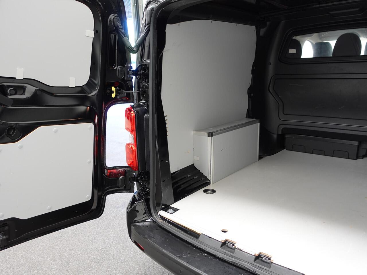 Peugeot EXPERT 2.0 180 PK Long Premium Dubbele Cabine Aut. Dubbele Cabine Airco Bluetooth LM Velgen Look pakket