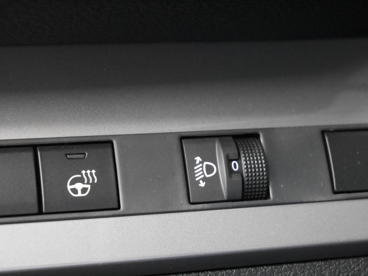 Peugeot EXPERT 2.0 BlueHDi 145 L3 | Nieuwe auto | Full led | Bumpers in kleur | Lichtmetalen velgen | Afneembare trekhaak | Navigatie | Achteruitrijcamera | Adaptive cruisecontrol | Laadruimte pakket | Keyless entry en start | Stoel en stuurverwarming