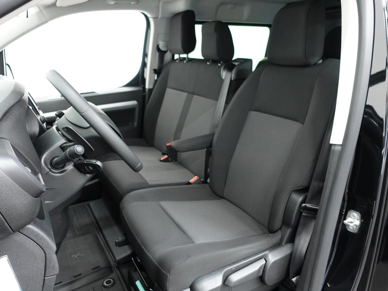 Peugeot EXPERT 180pk Automaat Long L3 Premium Dubbele Cabine Trekhaak Navigatie Apple Carplay Cruise control Airco