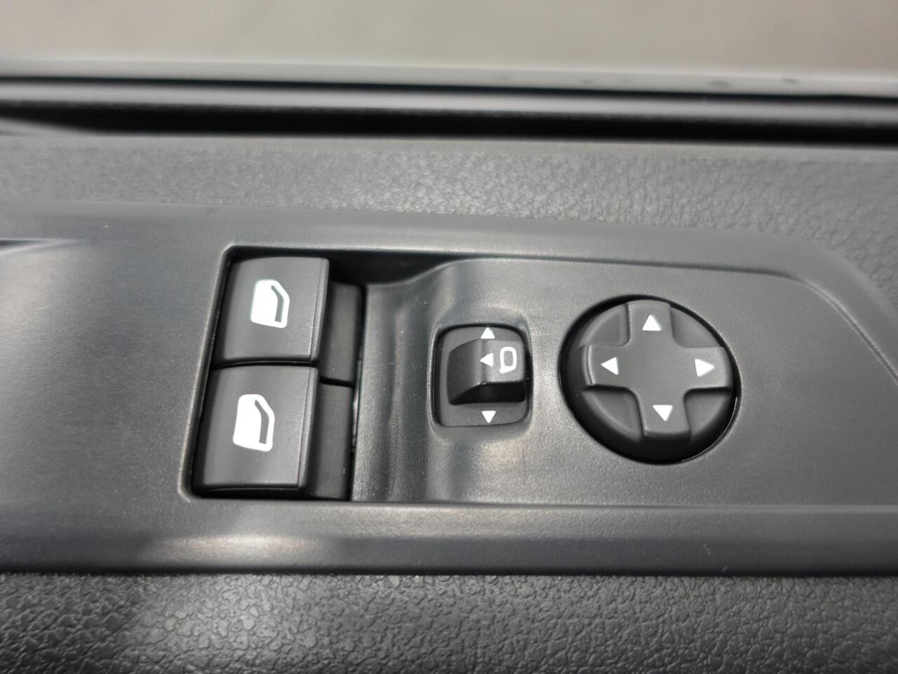 Peugeot EXPERT 180pk Automaat Long L3 Premium Dubbele Cabine Trekhaak Navigatie Apple Carplay Cruise control Airco