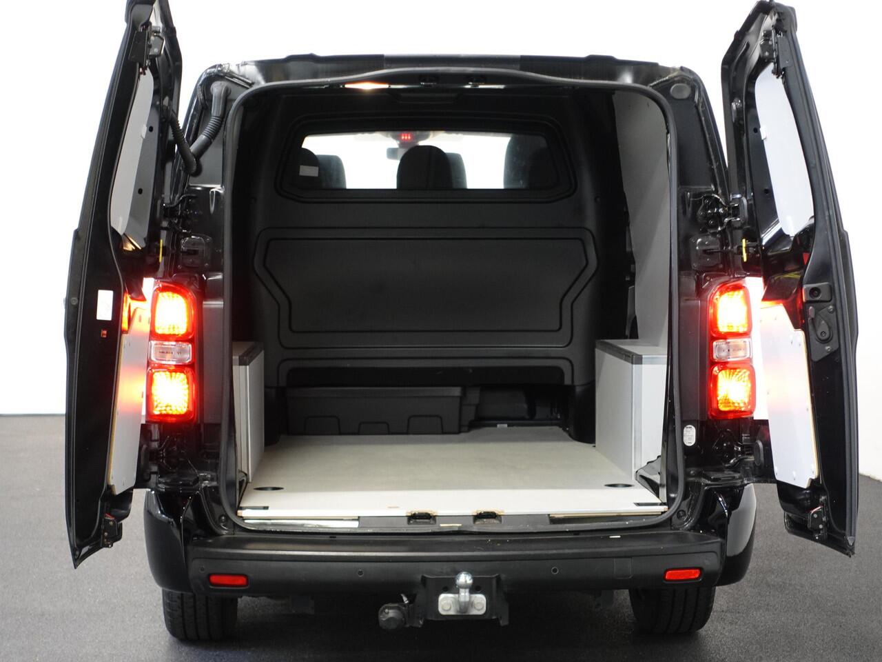 Peugeot EXPERT 180pk Automaat L3H1 Long Premium Dubbele Cabine Trekhaak Navigatie Euro6