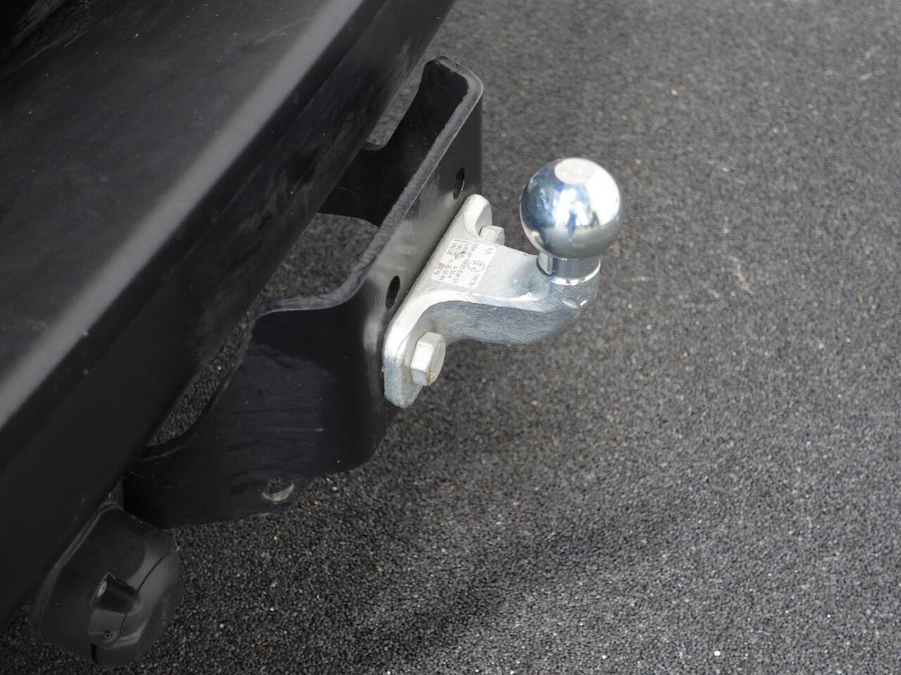 Peugeot EXPERT 180pk Automaat L3H1 Long Premium Dubbele Cabine Trekhaak Navigatie Euro6