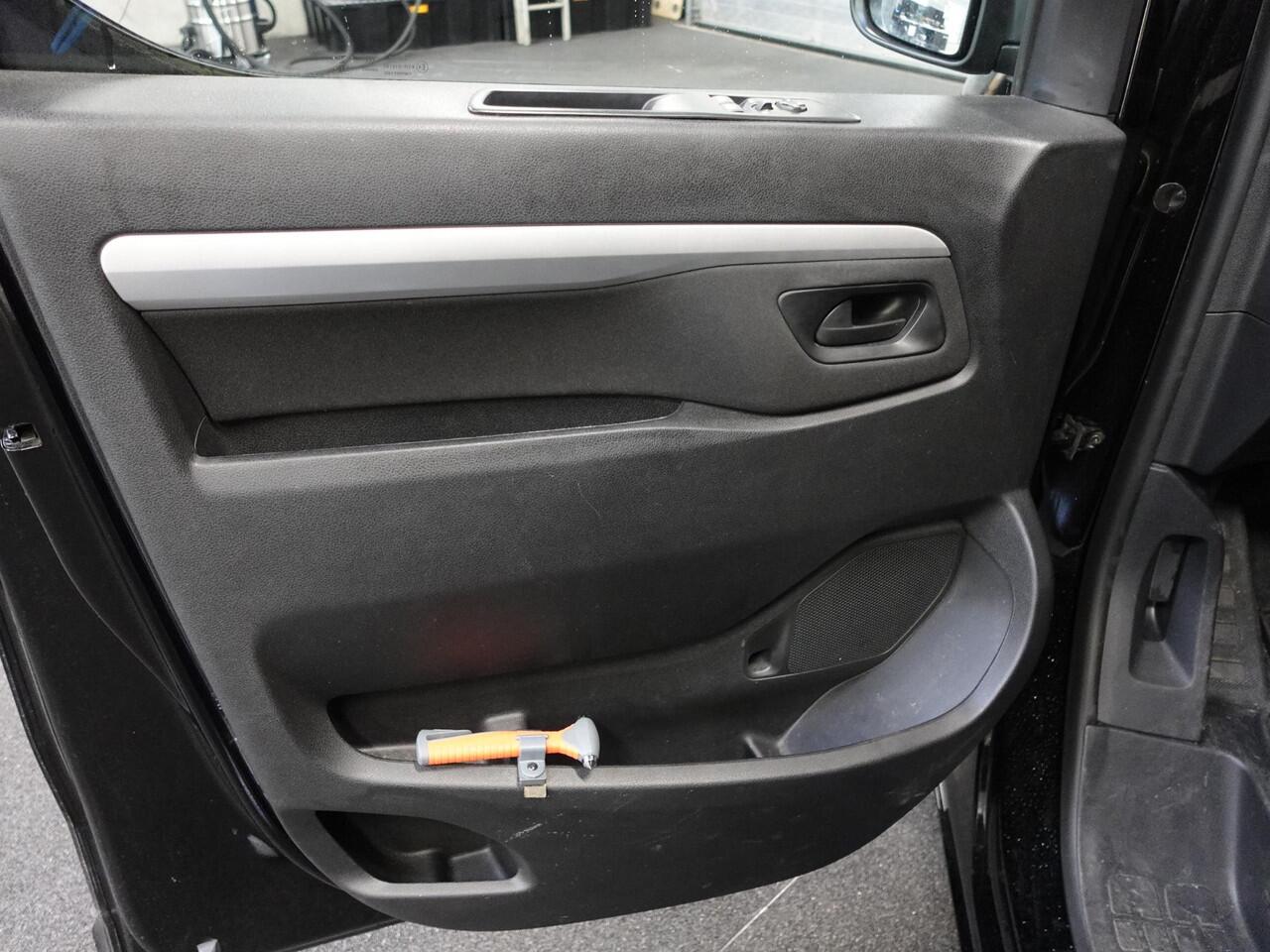 Peugeot EXPERT 180pk Automaat L3H1 Long Premium Dubbele Cabine Trekhaak Navigatie Euro6