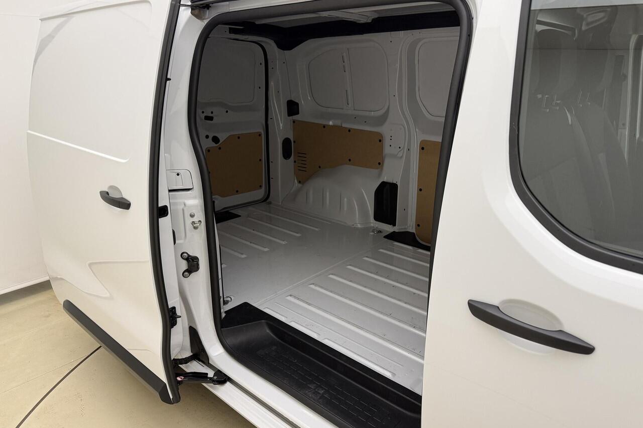 Peugeot EXPERT 1.5 BlueHDi 120pk S&S L2 | 3-zits | Navigatie | Camera | Parkeersensoren achter | Apple Carplay/Android Auto | Cruise Control | 1e eigenaar