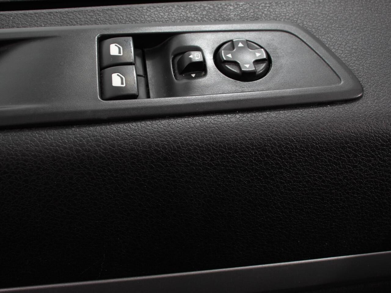 Peugeot EXPERT 2.0 BlueHDI 180pk Automaat L3 Premium DC | Navigatie | Bluetooth |Lichtmetalen Velgen | Look pakket | Airco | Trekhaak