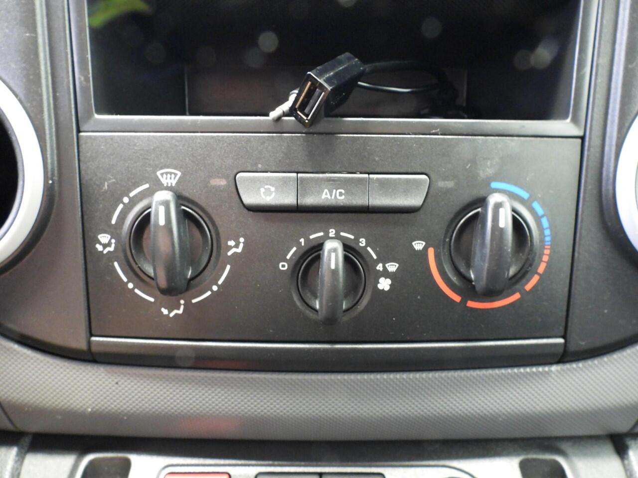 Peugeot PARTNER 120 1.6 BlueHDi 75 L1 Profit+ AIRCO/SCHUIFDEUR/TREKHAAK/IMPERIAAL!