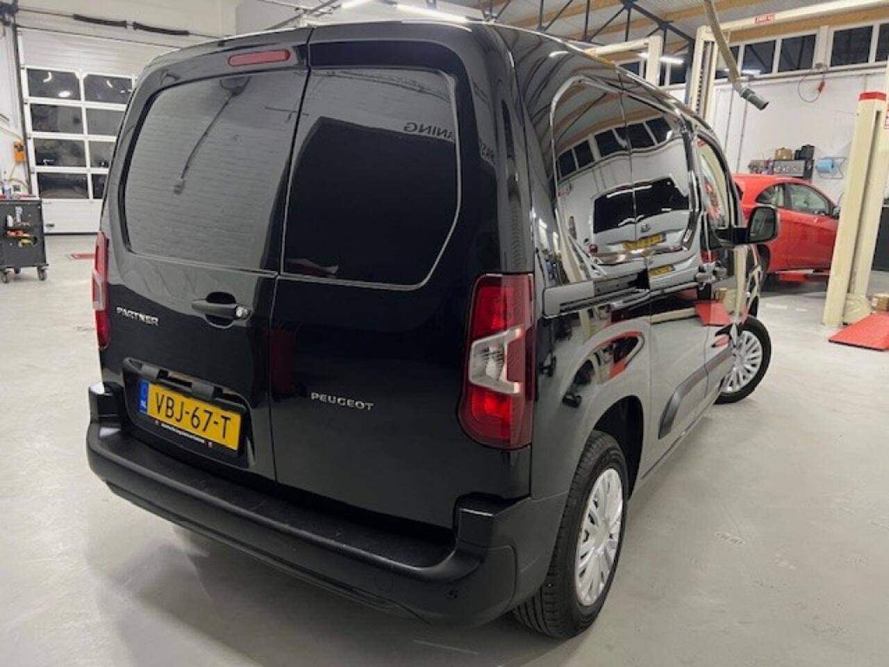 Peugeot PARTNER 1.5 BLUEHDI PRO, AIRCO, PDC, Bank, Schuifdeur