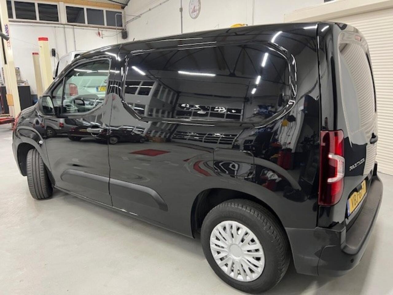 Peugeot PARTNER 1.5 BLUEHDI PRO, AIRCO, PDC, Bank, Schuifdeur