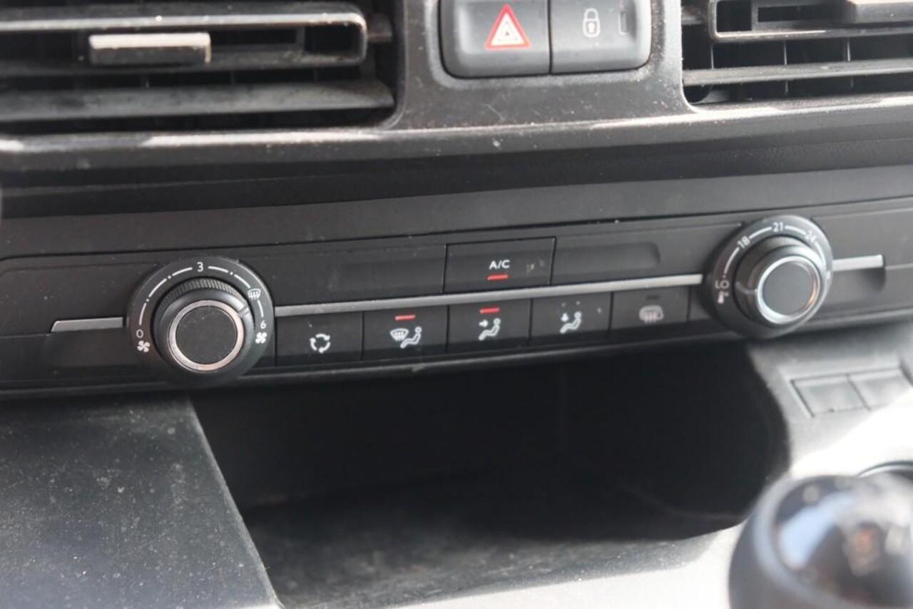 Peugeot PARTNER 1.5 BlueHDi 75pk Pro | Navi | App Connect | Airco | Trekhaak